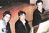 Mit Schülern als Registranten - Daniel Tepper, Eberhard Klotz und Marius Mack eröffneten den Nagolder Orgelherbst 2006 - Foto: Wetter Mit Schülern als Registranten - Daniel Tepper, Eberhard Klotz und Marius Mack eröffneten den Nagolder Orgelherbst 2006 - Foto: Wetter